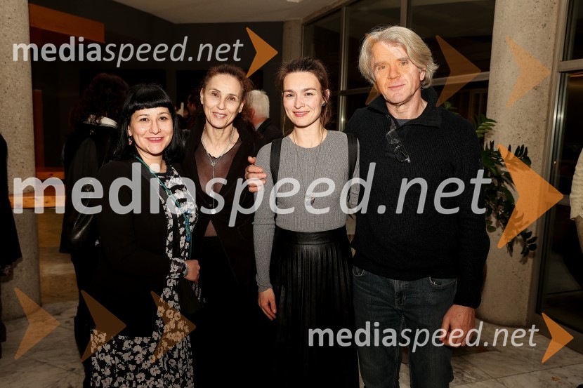  ... ;  ... ;  Arna  Hadžialjević, igralka;  ... Antigona, premiera drame, SNG Nova Gorica