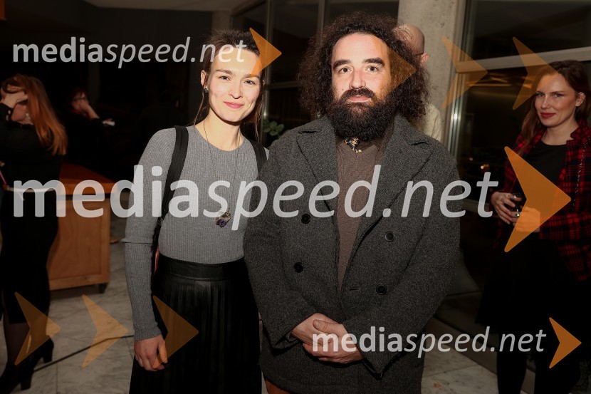  Arna  Hadžialjević, igralka;   Jure Novak, režiser, direktor, Prešernovo gledališče KranjAntigona, premiera drame, SNG Nova Gorica