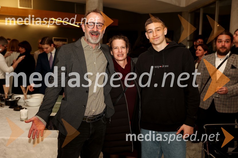 Blaž Valič, Pika in Bine ValičAntigona, premiera drame, SNG Nova Gorica