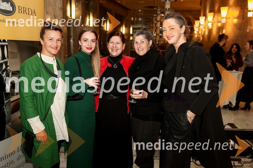  ... ;  Lara Fortuna, igralka;  ... ;  ... ;  ... Antigona, premiera drame, SNG Nova Gorica