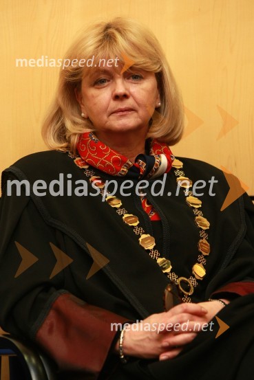 Red. prof. dr. Jana Bezenšek, prodekanica Filozofske fakulteteRektorjev dan Univerze v Mariboru 2009, promocija doktorjev znanosti in podelitev nagrad