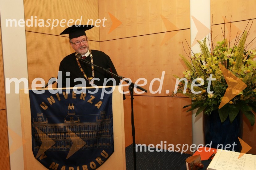 Prof. dr. Ivan Rozman, rektor Univerze v MariboruRektorjev dan Univerze v Mariboru 2009, promocija doktorjev znanosti in podelitev nagrad