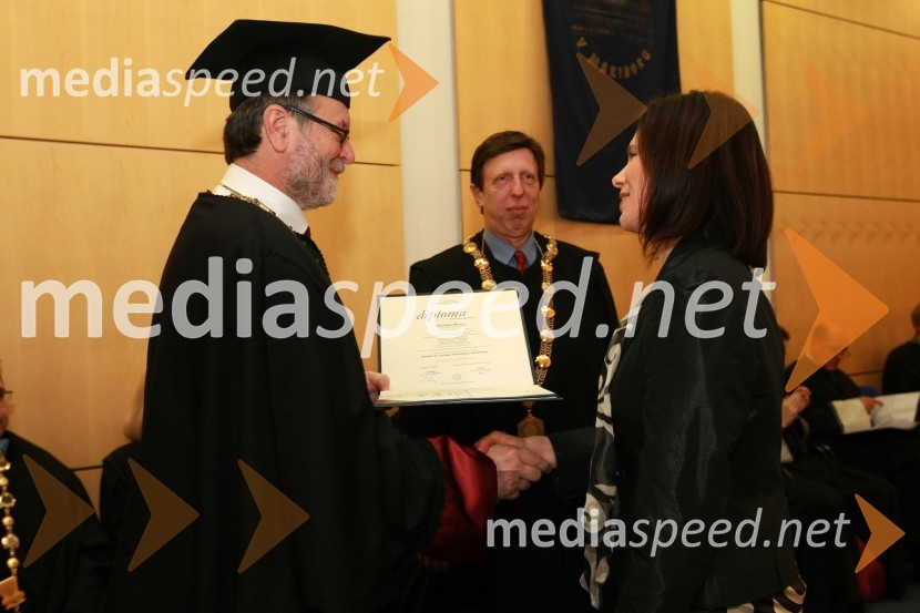 Prof. dr. Ivan Rozman, rektor Univerze v Mariboru in dr. Klavdija Rižnar, Fakulteta za kemijo in kemijsko tehnologijoRektorjev dan Univerze v Mariboru 2009, promocija doktorjev znanosti in podelitev nagrad