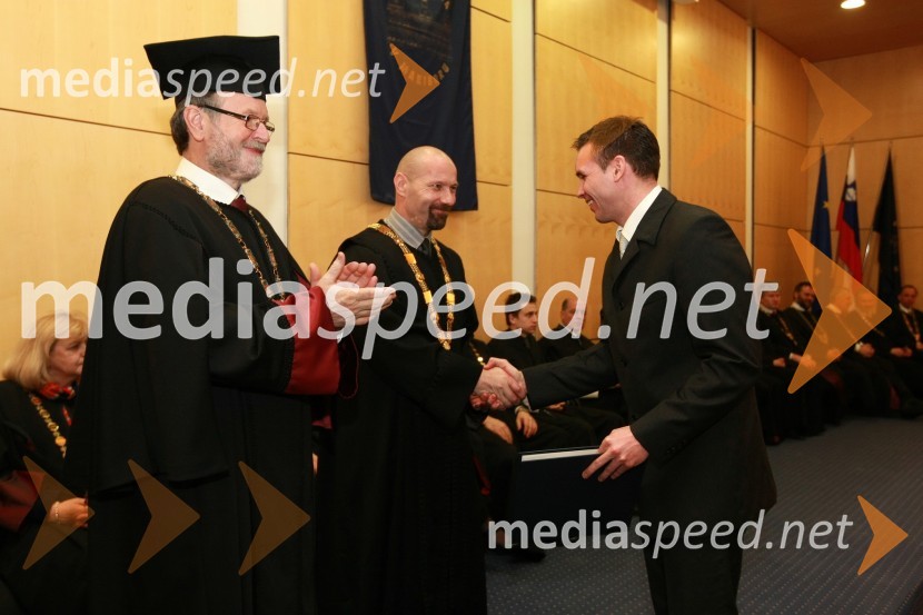 Prof. dr. Ivan Rozman, rektor Univerze v Mariboru, izr. prof. dr. Niko Samec, dekan Fakultete za strojništvo UM in dr. Rok Klobučar, Fakulteta za strojništvoRektorjev dan Univerze v Mariboru 2009, promocija doktorjev znanosti in podelitev nagrad