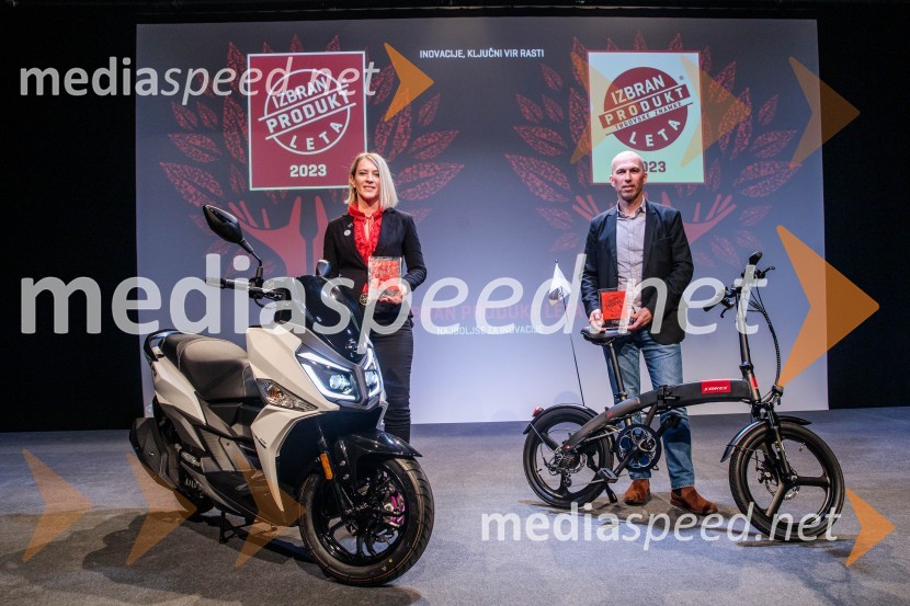  Ana Nikolič, Špan d.o.o;  Andrej Bogataj, vodja veleprodaje Špan d.o.o.Izbran produkt leta 2023