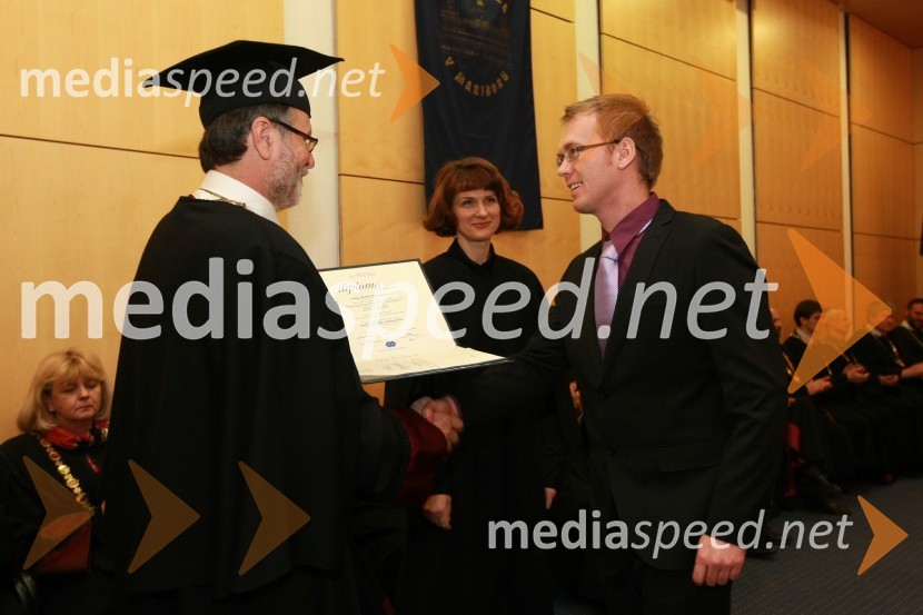 Prof. dr. Ivan Rozman, rektor Univerze v Mariboru in dr. Andrej Taranenko, Fakulteta za naravoslovje in matematikoRektorjev dan Univerze v Mariboru 2009, promocija doktorjev znanosti in podelitev nagrad