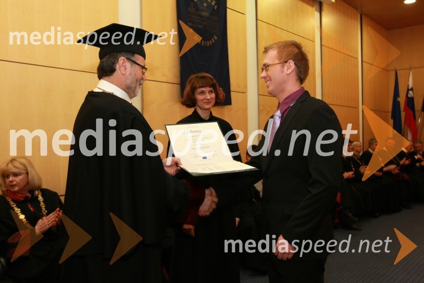 Prof. dr. Ivan Rozman, rektor Univerze v Mariboru in dr. Andrej Taranenko, Fakulteta za naravoslovje in matematikoRektorjev dan Univerze v Mariboru 2009, promocija doktorjev znanosti in podelitev nagrad
