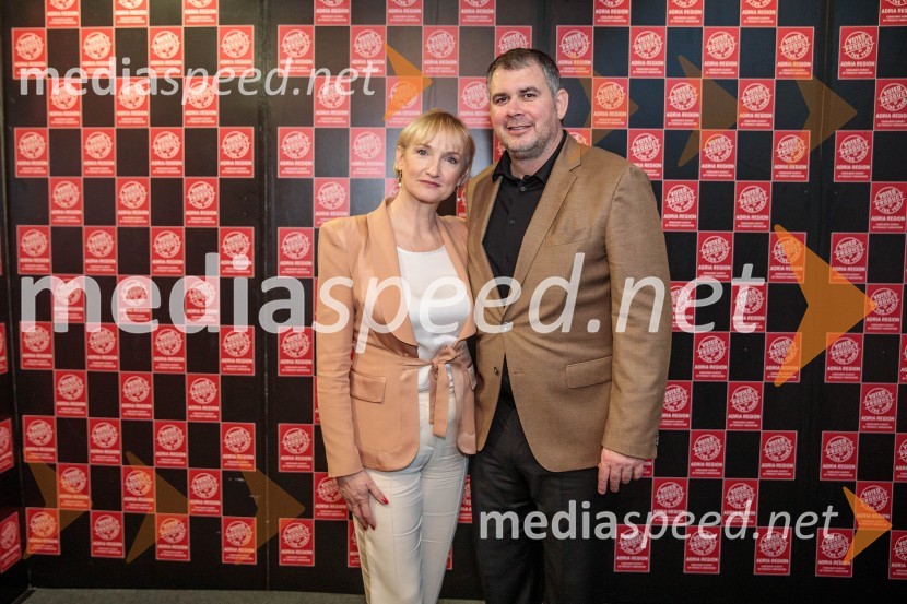  Romana Muha, Produkt leta;  Gregor Gorenc, direktor, Produkt letaIzbran produkt leta 2023