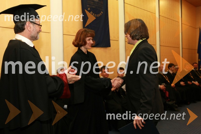 Prof. dr. Ivan Rozman, rektor Univerze v Mariboru, prof. dr. Nataša Vaupotič, dekanica Fakultete za naravoslovje in matematiko in dr. Vladimir Grubelnik, Fakulteta za naravoslovje in matematikoRektorjev dan Univerze v Mariboru 2009, promocija doktorjev znanosti in podelitev nagrad