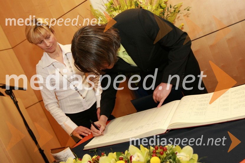 Dr. Vladimir Grubelnik, Fakulteta za naravoslovje in matematikoRektorjev dan Univerze v Mariboru 2009, promocija doktorjev znanosti in podelitev nagrad