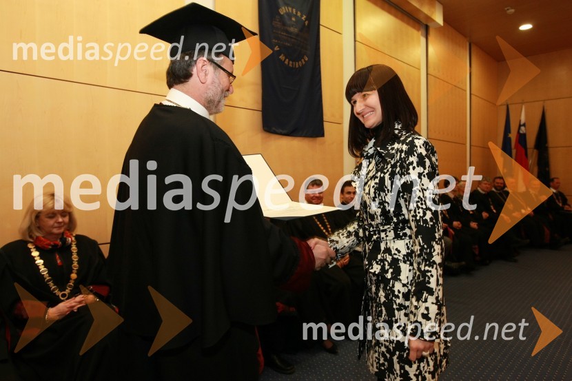 Porf. dr. Ivan Rozman, rektor Univerze v Mariboru in Franja Pižmoht, dobitnica Rektorjeve nagrade UM za leto 2008Rektorjev dan Univerze v Mariboru 2009, promocija doktorjev znanosti in podelitev nagrad