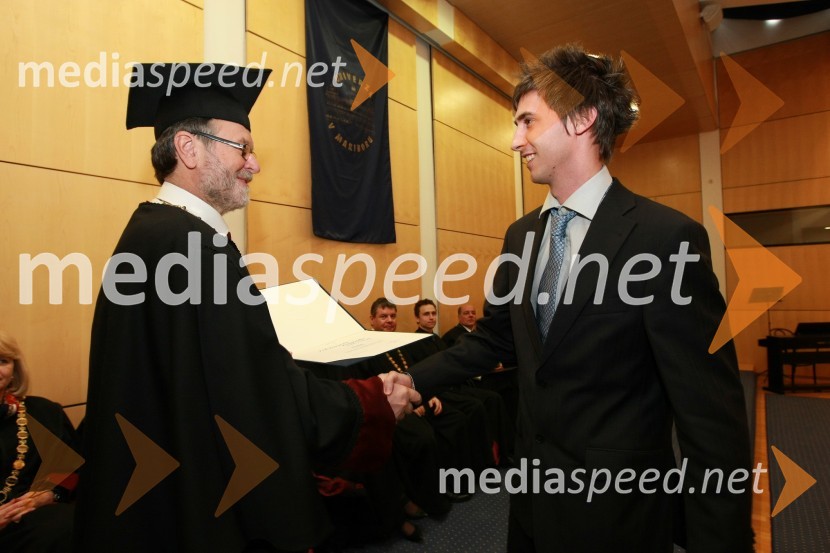 Prof. dr. Ivan Rozman, rektor Univerze v Mariboru in Miha Šavel, dobitnik Rektorjeve nagrade UM za leto 2008Rektorjev dan Univerze v Mariboru 2009, promocija doktorjev znanosti in podelitev nagrad