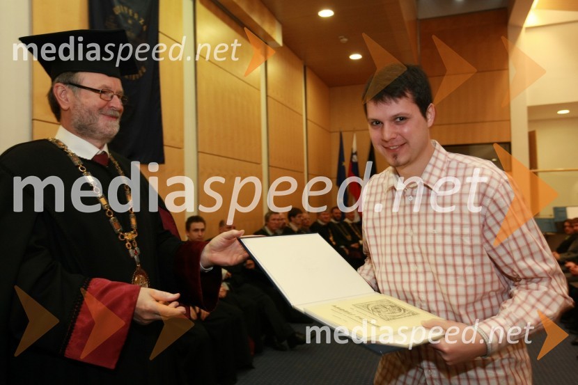 Prof. dr. Ivan Rozman, rektor Univerze v Mariboru in Uroš Eferl, dobitnik Perlachove nagrade UM za leto 2008Rektorjev dan Univerze v Mariboru 2009, promocija doktorjev znanosti in podelitev nagrad