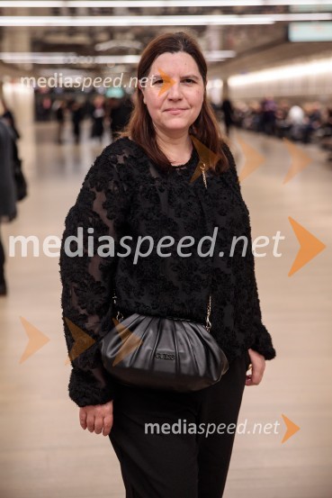  Teja Pelko, novinarka, Svet24Miroslav Krleža: V agoniji, drama, Cankarjev dom