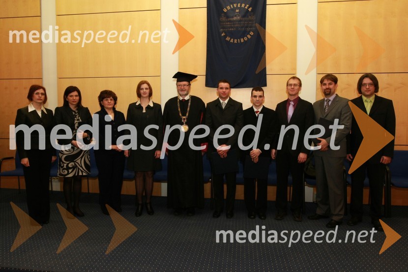 Dr. Eva Konečnik Kotnik, Filozofska fakulteta, dr. Klavdija Rižnar, Fakulteta za kemijo in kemijsko tehnologijo, dr. Alenka Valh Lopert, Filozofska fakulteta, dr. Nataša Šuman, Fakulteta za gradbeništvo, prof. dr. Ivan Rozman, rektor Univerze v Mariboru, dr. Marko Tramšek, Fakulteta za kemijo in kemijsko tehnologijo, dr. Rok Klobučar, Fakulteta za strojništvo, dr. Andrej Taranenko, Fakulteta za naravoslovje in matematiko, dr. Sebastjan Bevc, Medicinska fakulteta in dr. Vladimir Grubelnik, Fakulteta za naravoslovje in matematikoRektorjev dan Univerze v Mariboru 2009, promocija doktorjev znanosti in podelitev nagrad