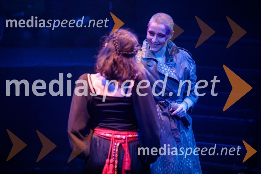  Urša Kavčič, igralka;  Nataša Keser, igralkaGorjanci, premiera, Cankarjev dom