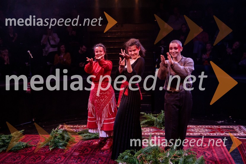  Zvezdana Novaković , pevka, harfistka, igralka, performerka;  Urša Kavčič, igralka;  Nataša Keser, igralkaGorjanci, premiera, Cankarjev dom