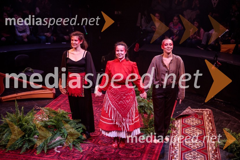  Urša Kavčič, igralka;  Zvezdana Novaković , pevka, harfistka, igralka, performerka;  Nataša Keser, igralkaGorjanci, premiera, Cankarjev dom