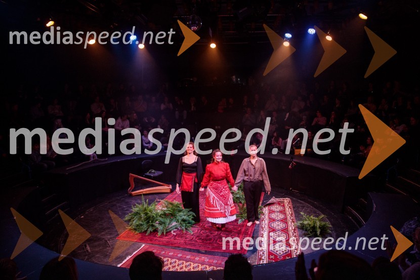  Urša Kavčič, igralka;  Zvezdana Novaković , pevka, harfistka, igralka, performerka;  Nataša Keser, igralkaGorjanci, premiera, Cankarjev dom