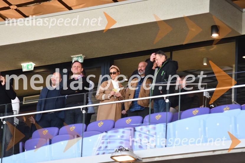  ... ; dr. Samo Peter Medved,  podžupan, Mestna občina Maribor ;  ... ;  ... ;  Zoran Janković, župan, Mestna občina LjubljanaMaribor premagal Olimpijo v večnem derbiju