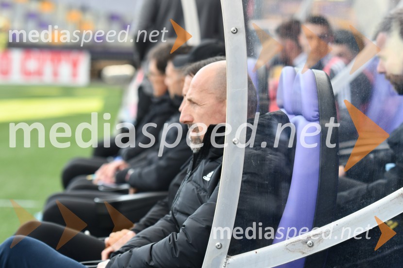  Damir Krznar, trener NK MariborMaribor premagal Olimpijo v večnem derbiju