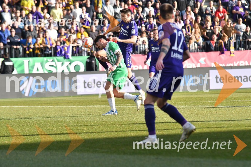  Agustin Doffo, nogometaš, NK Olimpija;  Marko Božić, nogometaš NK MariborMaribor premagal Olimpijo v večnem derbiju