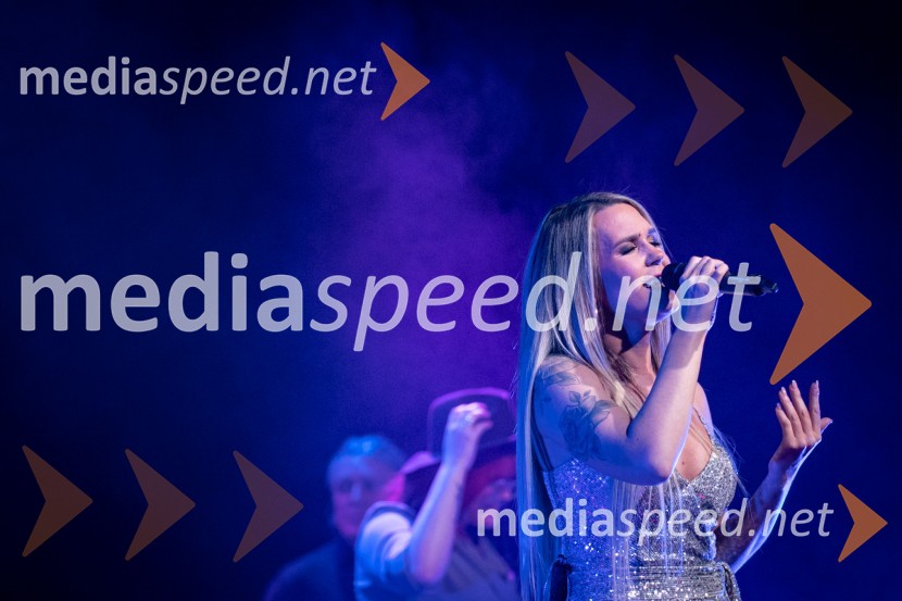  Nika Zorjan, pevkaNika Zorjan - od začetka, veliki koncert ob 10. obletnici delovanja