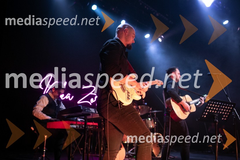  Anže Babnik, električna kitaraNika Zorjan - od začetka, veliki koncert ob 10. obletnici delovanja
