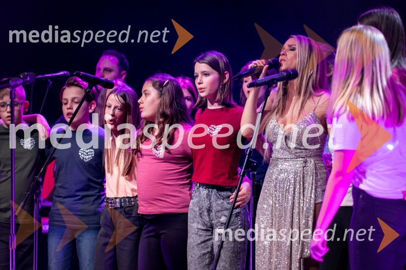  Nika Zorjan, pevkaNika Zorjan - od začetka, veliki koncert ob 10. obletnici delovanja