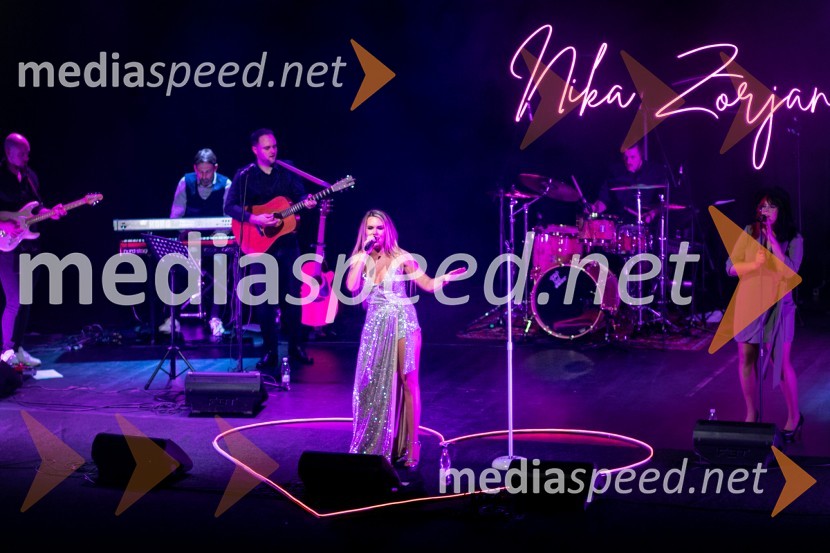  Nika Zorjan, pevkaNika Zorjan - od začetka, veliki koncert ob 10. obletnici delovanja