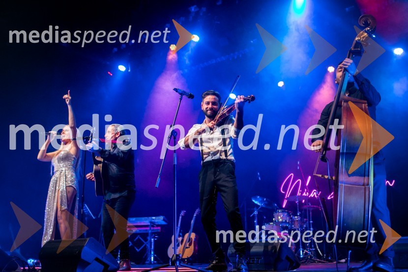  Nika Zorjan, pevka;  Jože Kontrec, Langa;  Miško Kontrec, član skupine, Mlada Langa;  Dominik Kontrec, član skupine, Mlada LangaNika Zorjan - od začetka, veliki koncert ob 10. obletnici delovanja