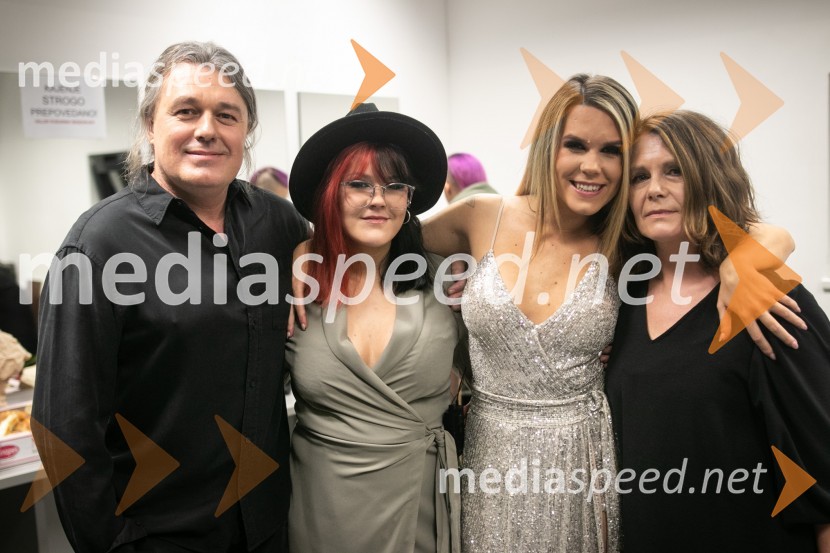  Janez Zorjan, bas kitara;  Eva Zorjan;  Nika Zorjan, pevka;  Lidija ZorjanNika Zorjan - od začetka, veliki koncert ob 10. obletnici delovanja