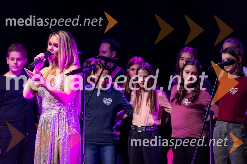  Nika Zorjan, pevkaNika Zorjan - od začetka, veliki koncert ob 10. obletnici delovanja