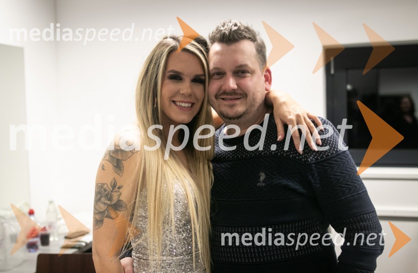  Nika Zorjan, pevka;  Roman Sarjaš, glasbenikNika Zorjan - od začetka, veliki koncert ob 10. obletnici delovanja
