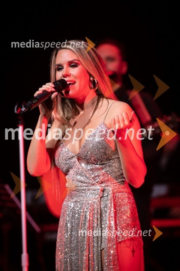  Nika Zorjan, pevkaNika Zorjan - od začetka, veliki koncert ob 10. obletnici delovanja