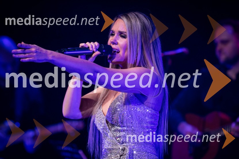  Nika Zorjan, pevkaNika Zorjan - od začetka, veliki koncert ob 10. obletnici delovanja