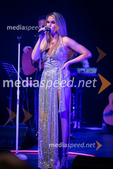  Nika Zorjan, pevkaNika Zorjan - od začetka, veliki koncert ob 10. obletnici delovanja