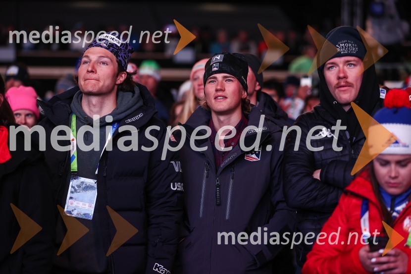  James Clinton Schoonmaker, ameriški tekač na smučeh;  Gus Schumacher, ameriški tekač na smučeh;  Ben Ogden, ameriški tekač na smučeh43. FIS svetovno prvenstvo v nordijskem smučanju, slovesnost ob odprtju