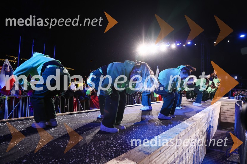 Plesalci plesne šole Bolero43. FIS svetovno prvenstvo v nordijskem smučanju, slovesnost ob odprtju