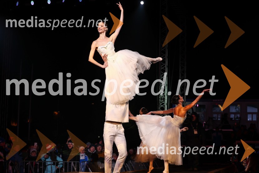 Baletni plesalci iz Opera in balet Ljubljana43. FIS svetovno prvenstvo v nordijskem smučanju, slovesnost ob odprtju
