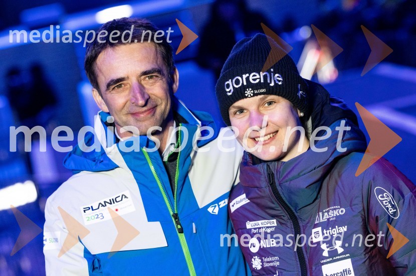 dr. Franci Petek, nekdanji smučarski skakalec in direktor SZS;  Ema  Klinec, smučarska skakalka43. FIS svetovno prvenstvo v nordijskem smučanju, slovesnost ob odprtju