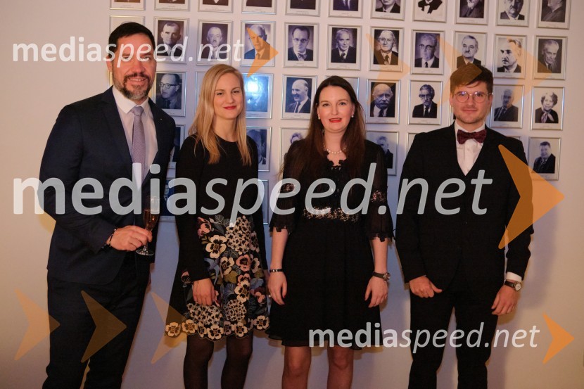  Uroš Petohleb, direktor, Evropski center za reševanje sporov;  Katarina Mervič, Odvetniška pisarna Senica & partnerji, d.o.o;  Maruša Senica, Odvetniška pisarna Senica & partnerji, d.o.o;  Matija Urankar, Odvetniška pisarna Senica & partnerji, d.o.oSrečanje Alumni kluba Fundacije Parus