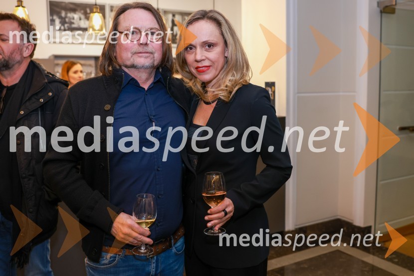  Bojan Umek, igralec;  Manca  Ogorevc, igralka31. Dnevi Komedije v Celju, otvoritev festivala s predstavo Nikoli ni prepozno