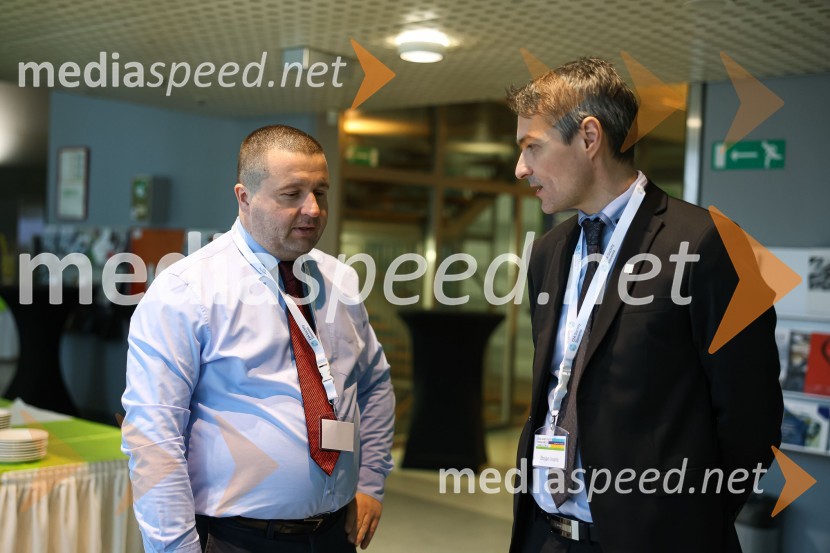  Matjaž Dlesk, CFA;  Bojan Ivanc, CFA, CAIA, član upravnega odbora društva CFA Slovenija in glavni ekonomist Analitike GZS, lokalni koordinator CFA Research Challenge 2022CFA Research Challenge Local finals 2022/2023