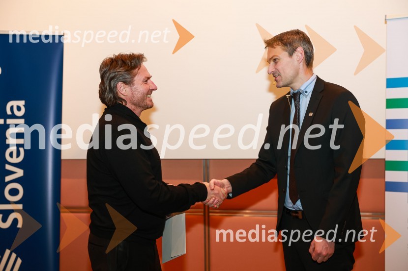 dr. Jan Žan Oplotnik, Ekonomsko-poslovna fakulteta Maribor;  Bojan Ivanc, CFA, CAIA, član upravnega odbora društva CFA Slovenija in glavni ekonomist Analitike GZS, lokalni koordinator CFA Research Challenge 2022CFA Research Challenge Local finals 2022/2023