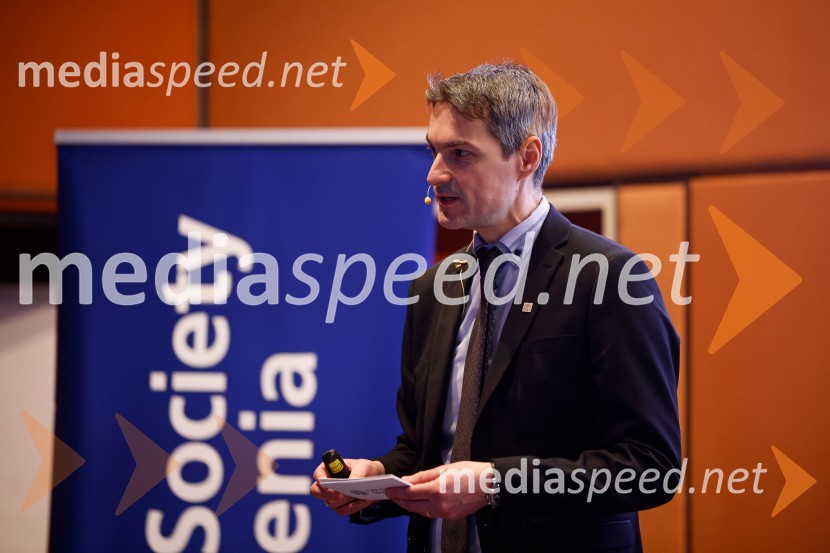  Bojan Ivanc, CFA, CAIA, član upravnega odbora društva CFA Slovenija in glavni ekonomist Analitike GZS, lokalni koordinator CFA Research Challenge 2022CFA Research Challenge Local finals 2022/2023