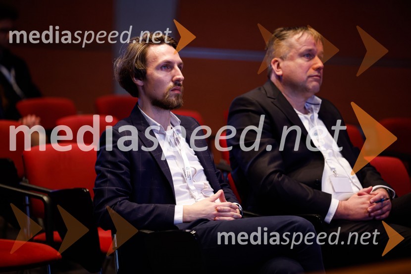  Filip Koželnik, član uprave Cinkarne;  Aleš Skok, predsednik uprave Cinkarne CFA Research Challenge Local finals 2022/2023