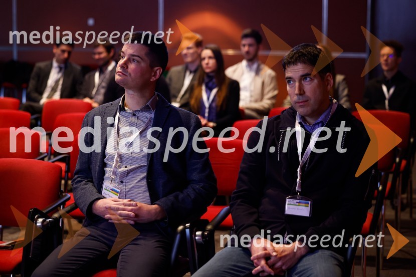  Peter Domadenik, CFA, upravljavec skladov na Alta skladi;  Damjan KovačičCFA Research Challenge Local finals 2022/2023