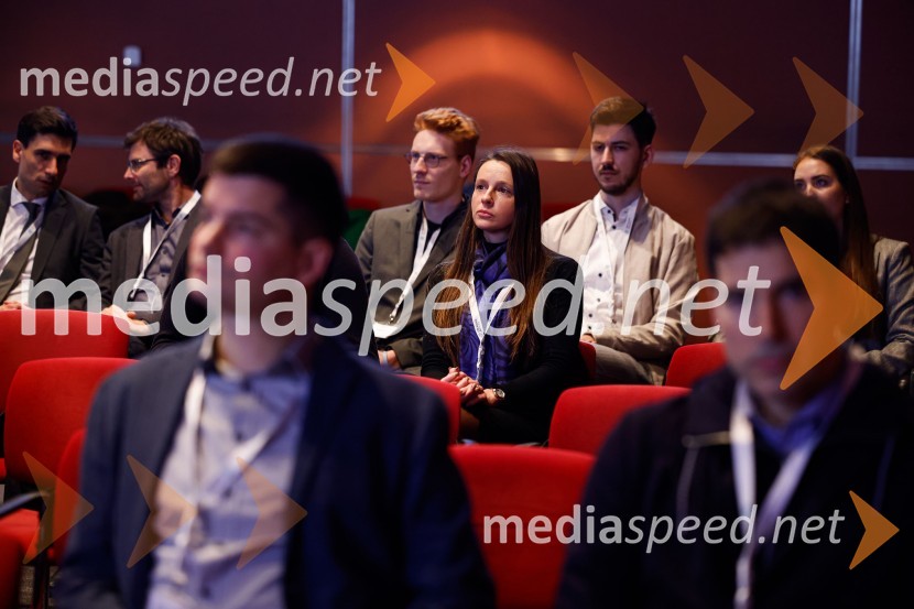  Timotei Bedenik;  ... ;  Jaka TopičCFA Research Challenge Local finals 2022/2023