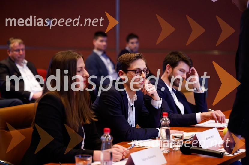  Tatjana Bojkovska, CFA, CAIA, CIPM;  Karol Brodzinski;  Blaž Hribar, CFA, sodnikCFA Research Challenge Local finals 2022/2023